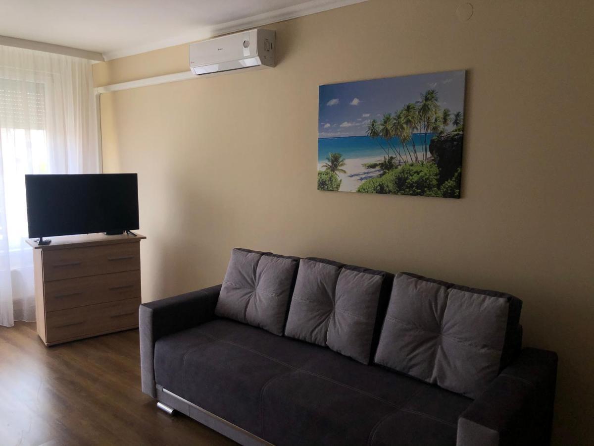 Alina Apartmanok ハイデゥソボスロー エクステリア 写真