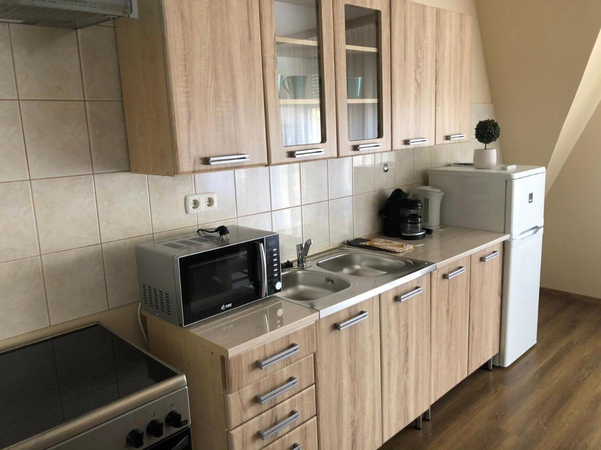 Alina Apartmanok ハイデゥソボスロー エクステリア 写真
