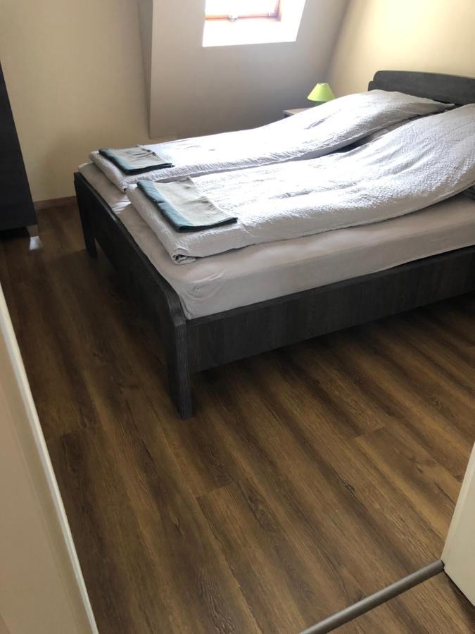Alina Apartmanok ハイデゥソボスロー エクステリア 写真