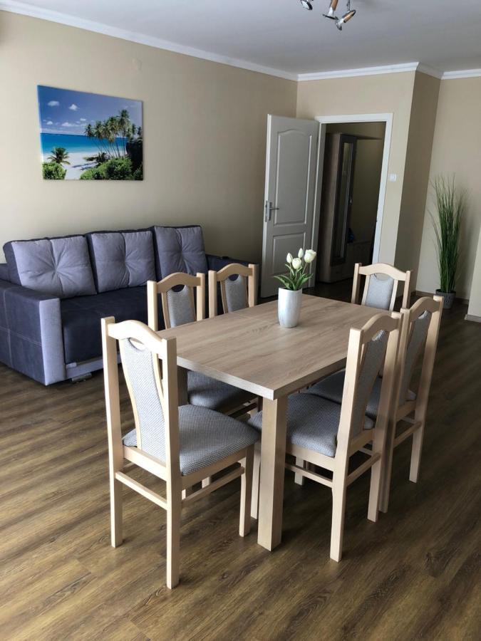 Alina Apartmanok ハイデゥソボスロー エクステリア 写真
